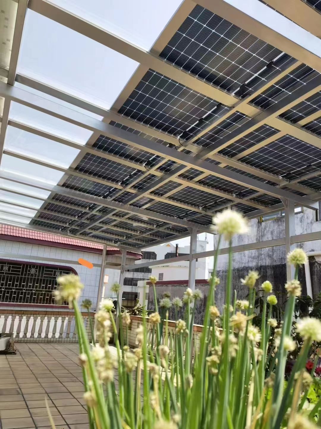 西双版纳别墅家用屋顶太阳能发电系统安装